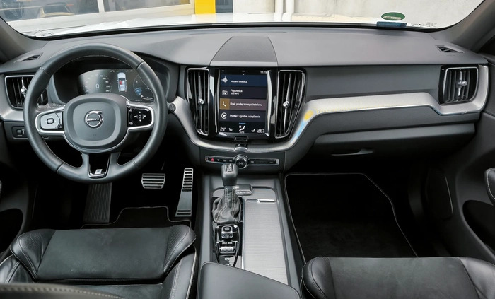 Volvo XC 60 cena 124900 przebieg: 169425, rok produkcji 2019 z Czerniejewo małe 742